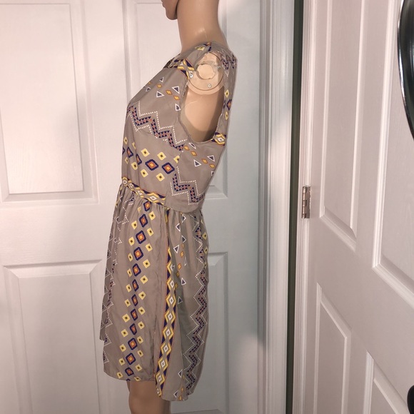 BeBop Brown Print Dress. L - Picture 3 of 6